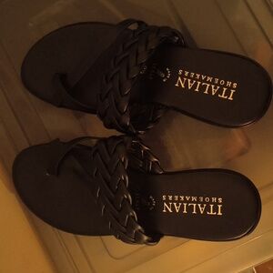 *NEW WITHOUT BOX* Italian Shoemakers Braided Black Sandals 9.5
